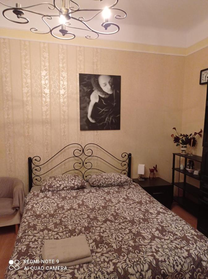 Apartament Khmelnytsky Street Near Opera Lwów Zewnętrze zdjęcie