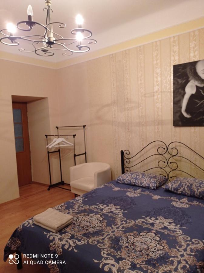 Apartament Khmelnytsky Street Near Opera Lwów Zewnętrze zdjęcie
