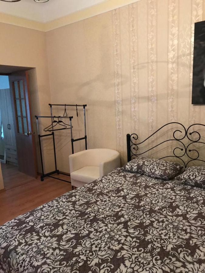 Apartament Khmelnytsky Street Near Opera Lwów Zewnętrze zdjęcie
